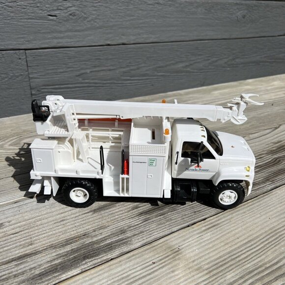 11" DG PRODUCTIONS -1996-2-1 Nevada Power Pole Setter Truck Auger Digger Truck - Picture 2 of 16